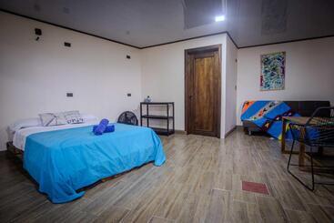 Argdivan Hostel