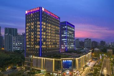 هتل Hilton Garden Inn Hangzhou Xixi Zijingang