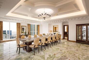 Dusit Hotel & Suites   Doha