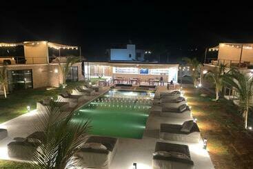 هتل Bora Boutique Adults Only