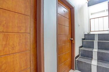 هتل Oyo 91773 Ab Homestay
