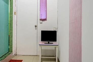 هتل Zazezo Homestay Syariah Redpartner