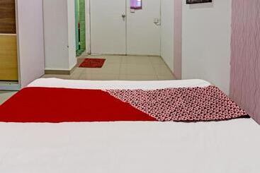 هتل Zazezo Homestay Syariah Redpartner