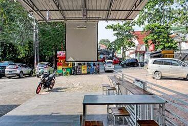 هتل Zazezo Homestay Syariah Redpartner