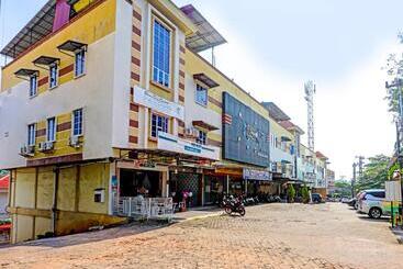 هتل Zazezo Homestay Syariah Redpartner