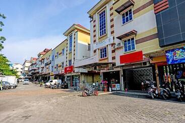 هتل Zazezo Homestay Syariah Redpartner