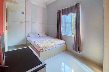 هتل Zazezo Homestay Syariah Redpartner