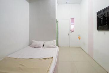 هتل Zazezo Homestay Syariah Redpartner