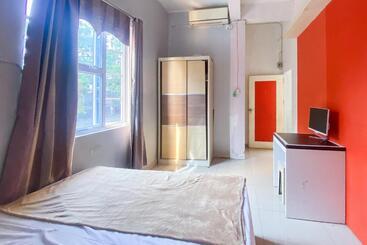 هتل Zazezo Homestay Syariah Redpartner