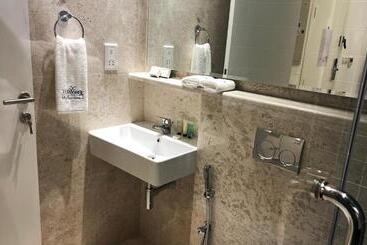 هتل Terminal Inn By Edar City Centre