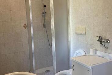 پانسیون Mezzaluna Guest House