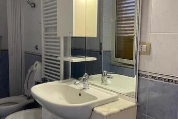 پانسیون Mezzaluna Guest House