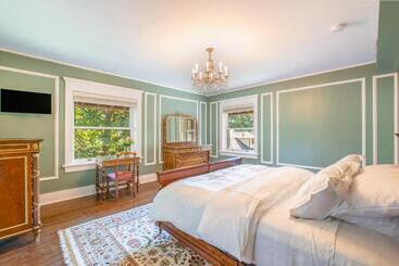 Martha S Bed And Breakfast