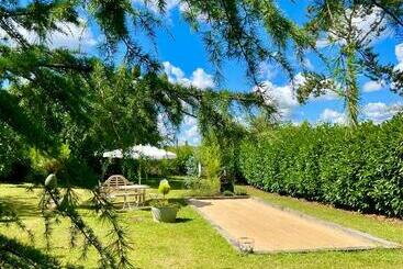 Gsand Le Clos Du May