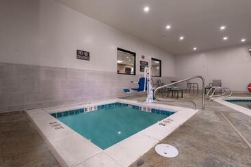 هتل Comfort Suites Colorado Springs East  Medical Center Area