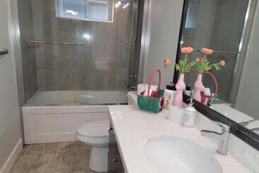 پانسیون Oscar Inn & 2bd Family Suite Or Private Room