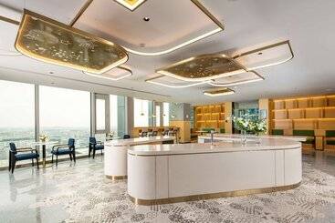 هتل Hilton Garden Inn Shenzhen Airport