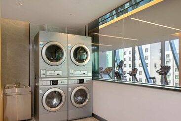 هتل Hilton Garden Inn Shenzhen Airport