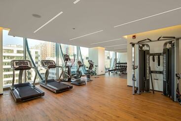 هتل Hilton Garden Inn Shenzhen Airport