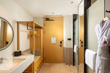 هتل Hilton Garden Inn Shenzhen Airport