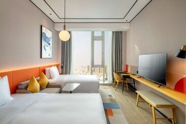 هتل Hilton Garden Inn Shenzhen Airport
