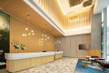 هتل Hilton Garden Inn Shenzhen Airport
