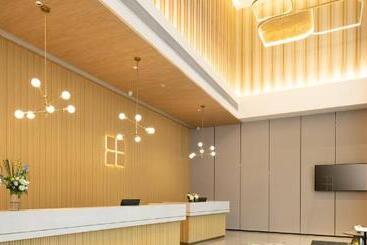 هتل Hilton Garden Inn Shenzhen Airport