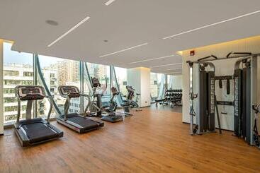هتل Hilton Garden Inn Shenzhen Airport