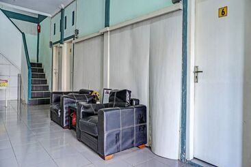 هتل Oyo 91731 Home Stay Elis Cateliya