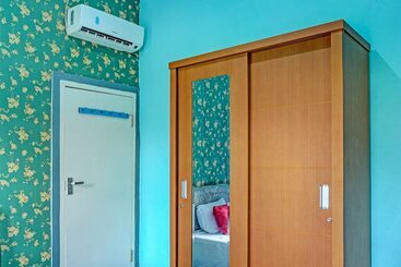هتل Oyo 91731 Home Stay Elis Cateliya