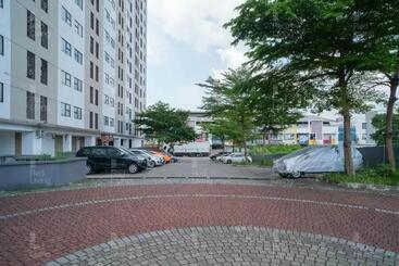 هتل Redliving Apartemen 19 Avenue   Amanah Room