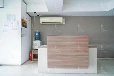 هتل Redliving Apartemen 19 Avenue   Amanah Room