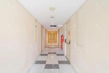 هتل Redliving Apartemen 19 Avenue   Amanah Room