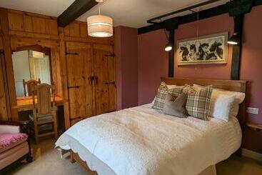 Whittakers Barn Farm Bed And Breakfast