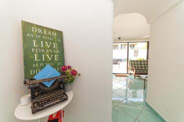 تختخواب و صبحانه Maison Twentyfive