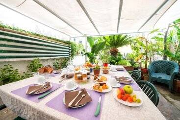 تختخواب و صبحانه Maison Twentyfive