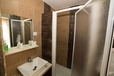 簡易ホテル Hospedaje Lisboa Algeciras