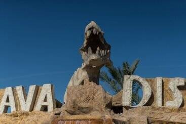هتل Caves Beach Resort Adults Only