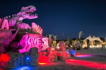هتل Caves Beach Resort Adults Only