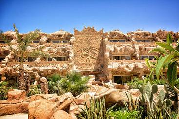 هتل Caves Beach Resort Adults Only