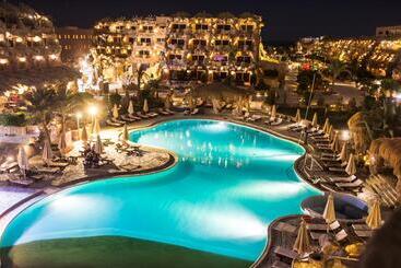 هتل Caves Beach Resort Adults Only