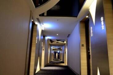 هتل City Suites  Kaohsiung Chenai