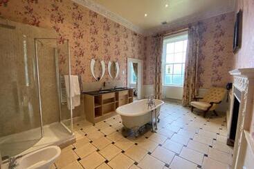 هتل Colwick Hall