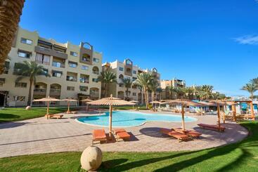 هتل El Karma Beach Resort & Aqua Park - Hurghada