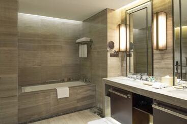 هتل Four Points By Sheraton Hefei, Shushan