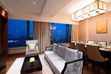 هتل Four Points By Sheraton Hefei, Shushan