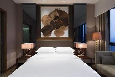 هتل Four Points By Sheraton Hefei, Shushan