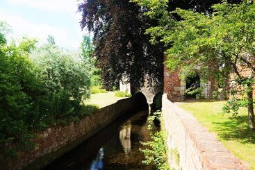 هتل Greyfriars Lodge Canterbury
