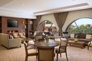 هتل Hilton Alexandria King S Ranch