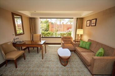 هتل Hilton Alexandria King S Ranch
